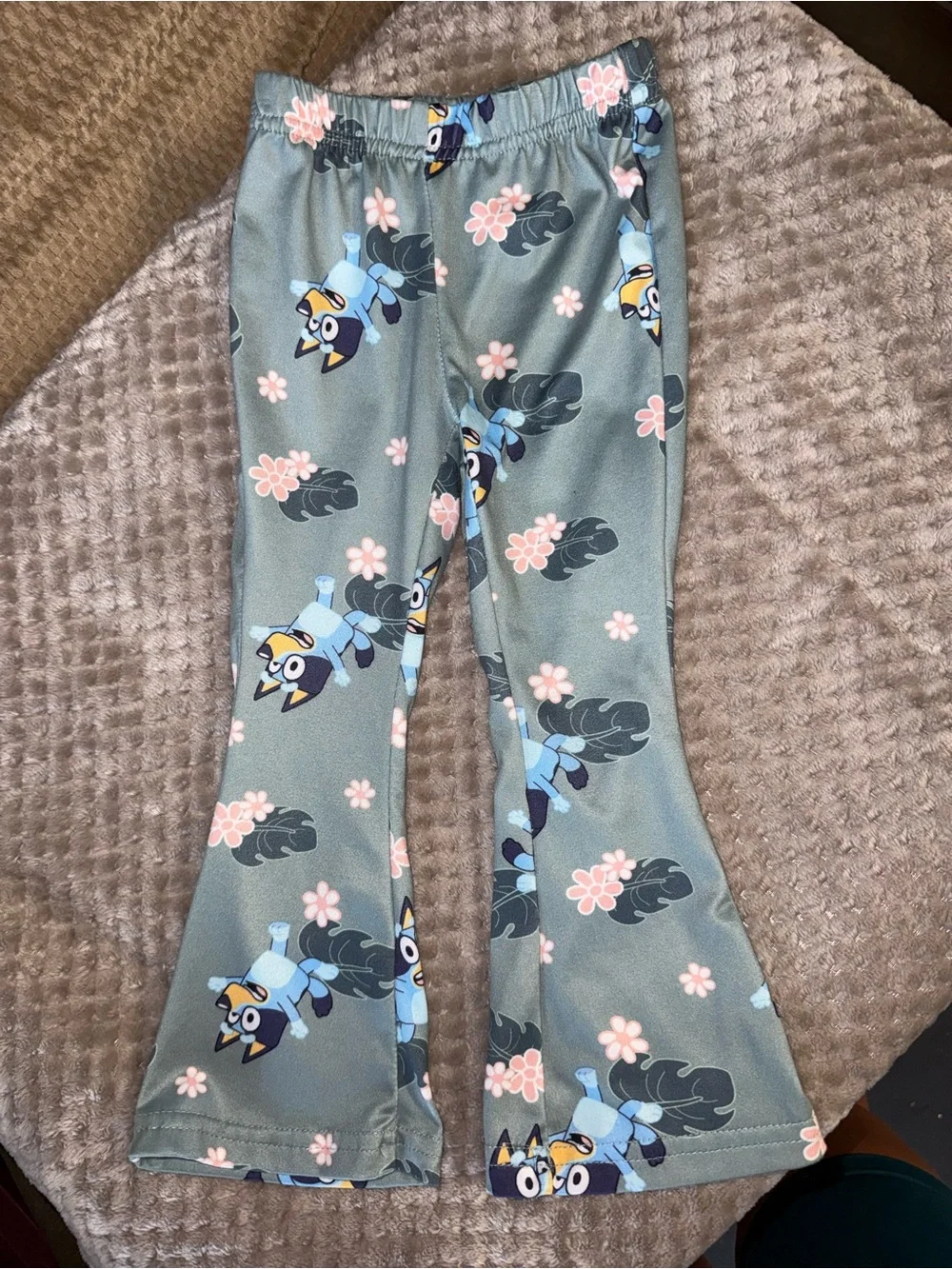 Bluey Coral Pink & Army Green Floral Kids Set - Short Sleeve Top & Printed Pants